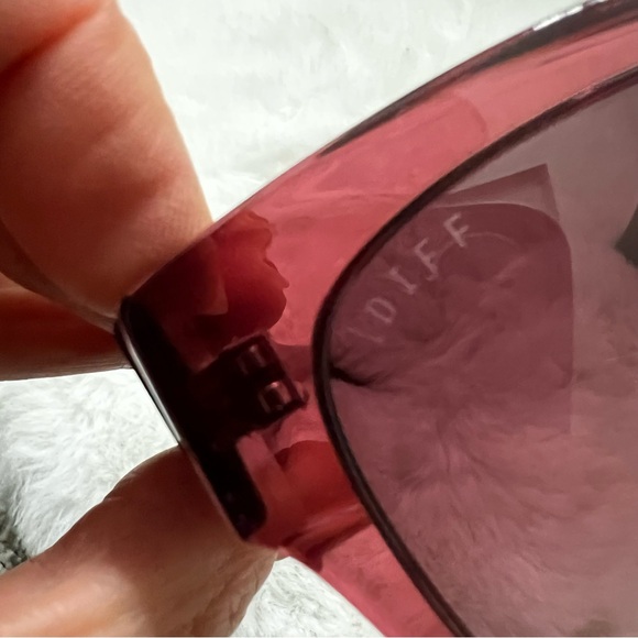 DIFF Eyewear Bella II in Mulberry Wine Gradient main image 8